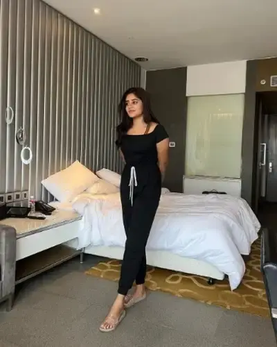 Call Girls Fatehpur Cash On Delivery